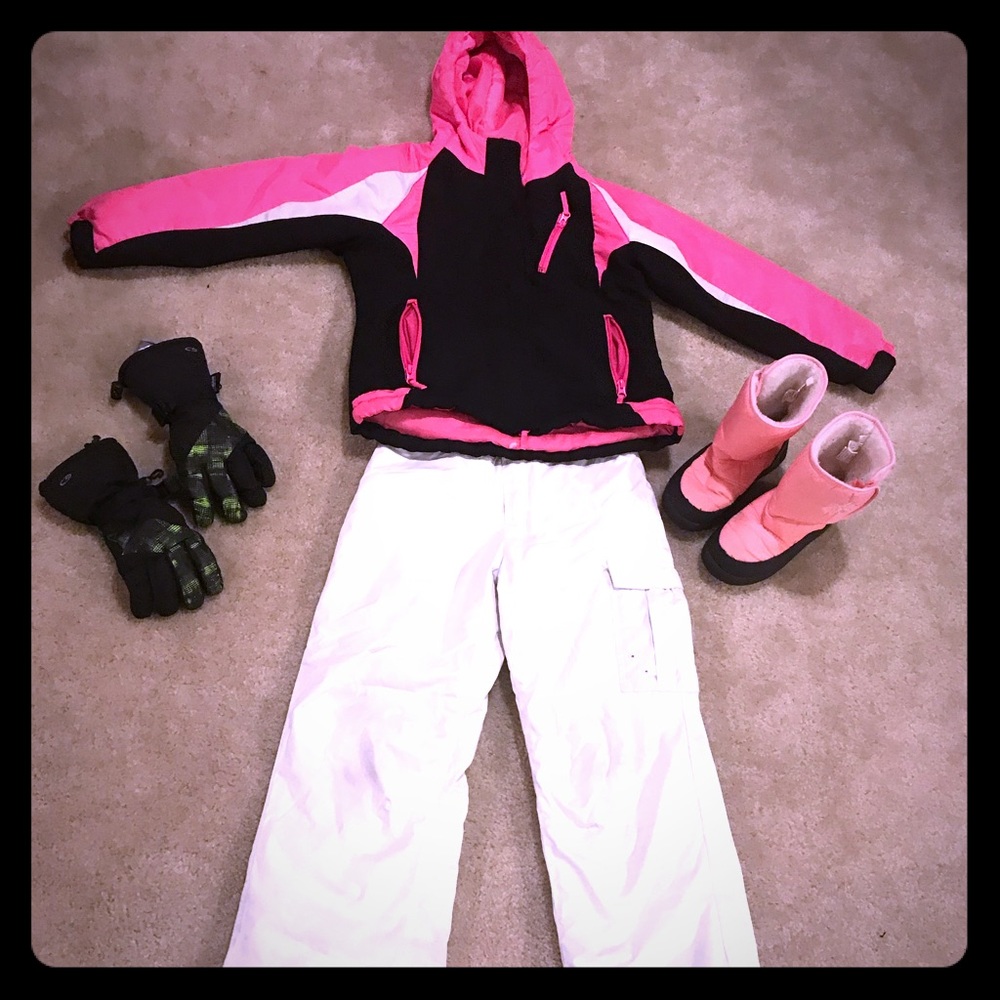 Girls snow clothes ❄️